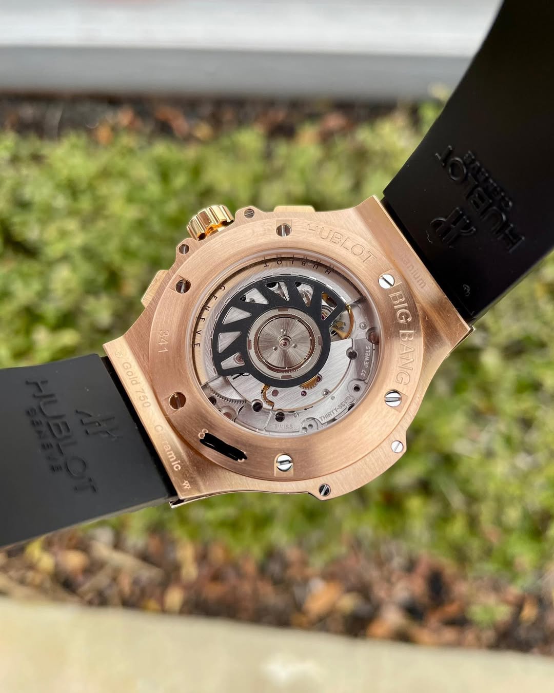 Hublot Big Bang 44mm - Rose Gold & Black Ceramic Edition ( Clearing stock sale )