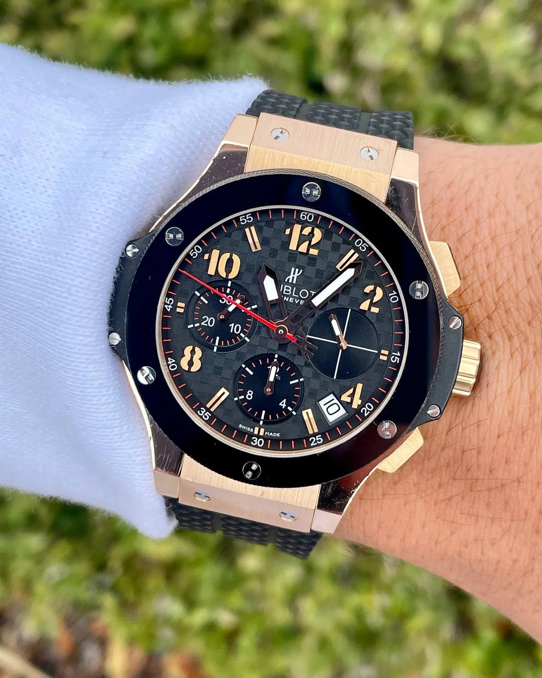 Hublot Big Bang 44mm - Rose Gold & Black Ceramic Edition ( Clearing stock sale )