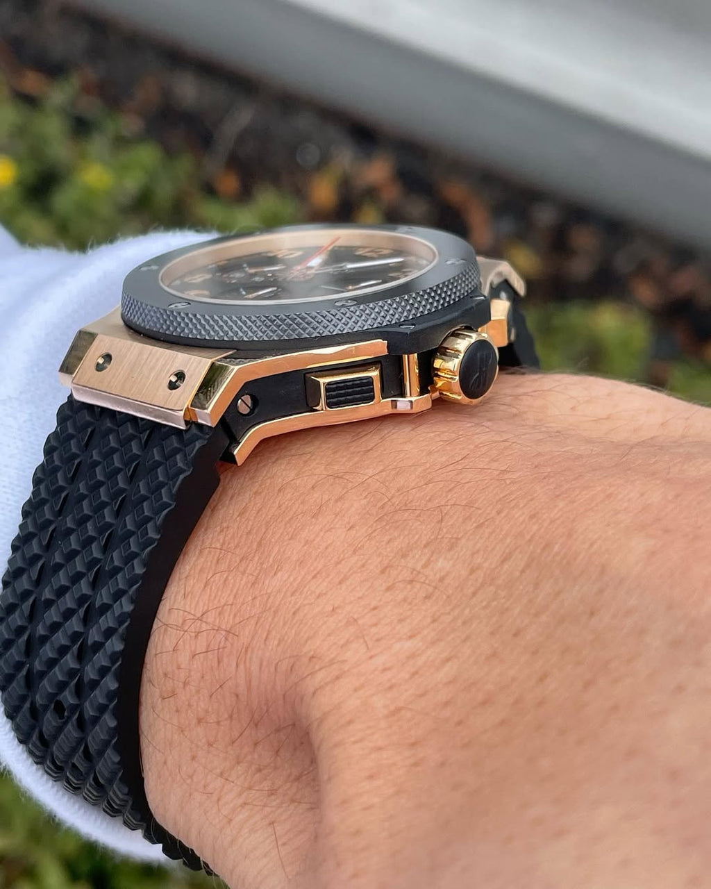 Hublot Big Bang 44mm - Rose Gold & Black Ceramic Edition ( Clearing stock sale )